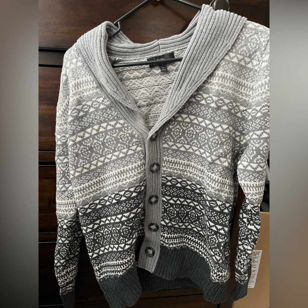Men’s Mossimo button down gray sweater size medium.